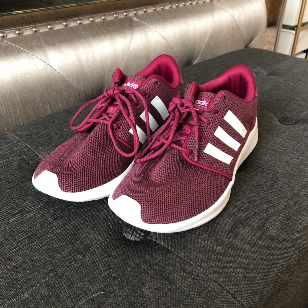 Women’s adidas cloudfoam tennis shoes